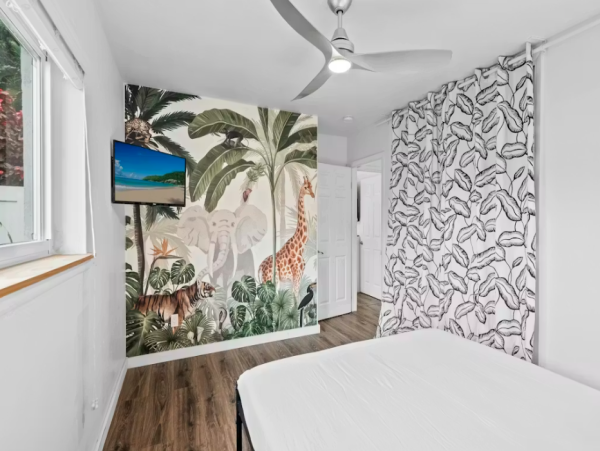 Luxurious Fort Lauderdale River Access with Heated Pool & Kayaks